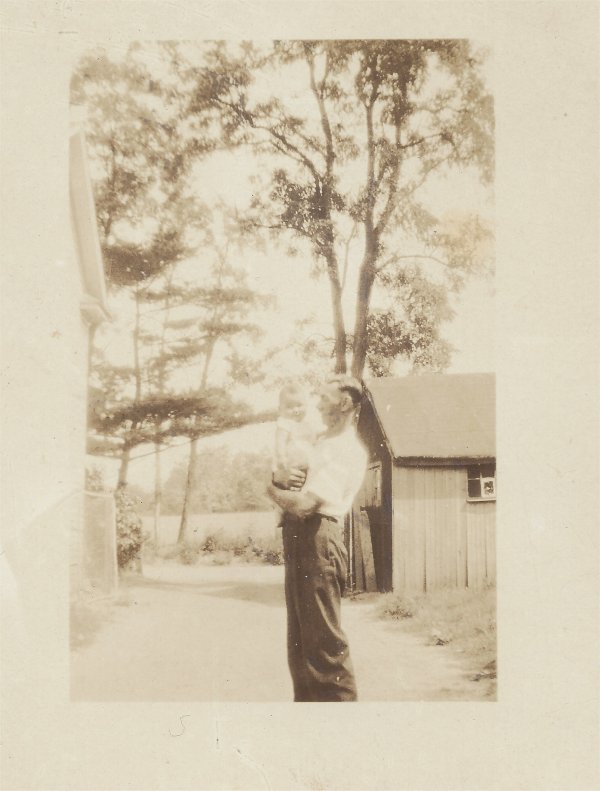 Albert Polhemus Bennett, Sr. holding his neice, Teresa BENNETT Reilly